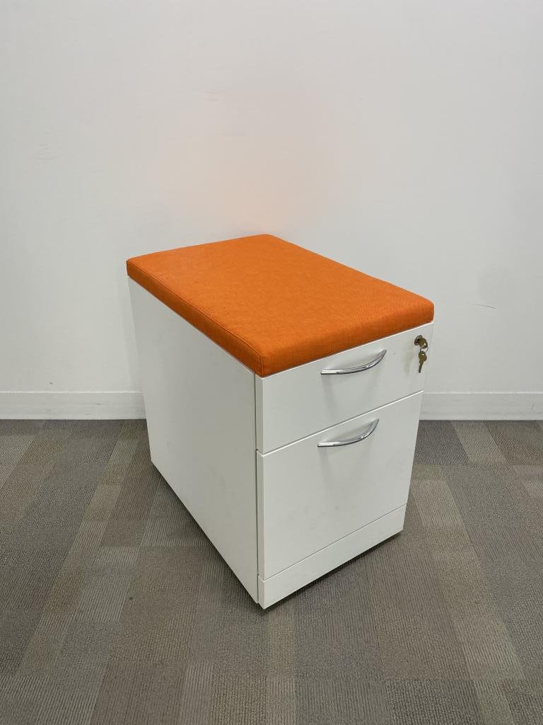 Steelcase Office 72x30 with HAT 46x29 return