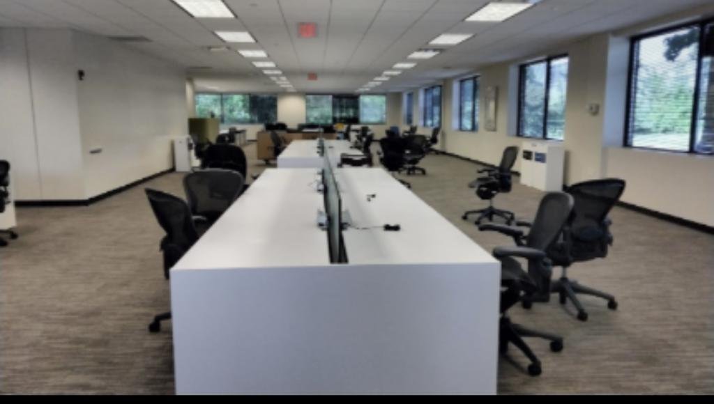 Knoll 60x30in powered benching stations