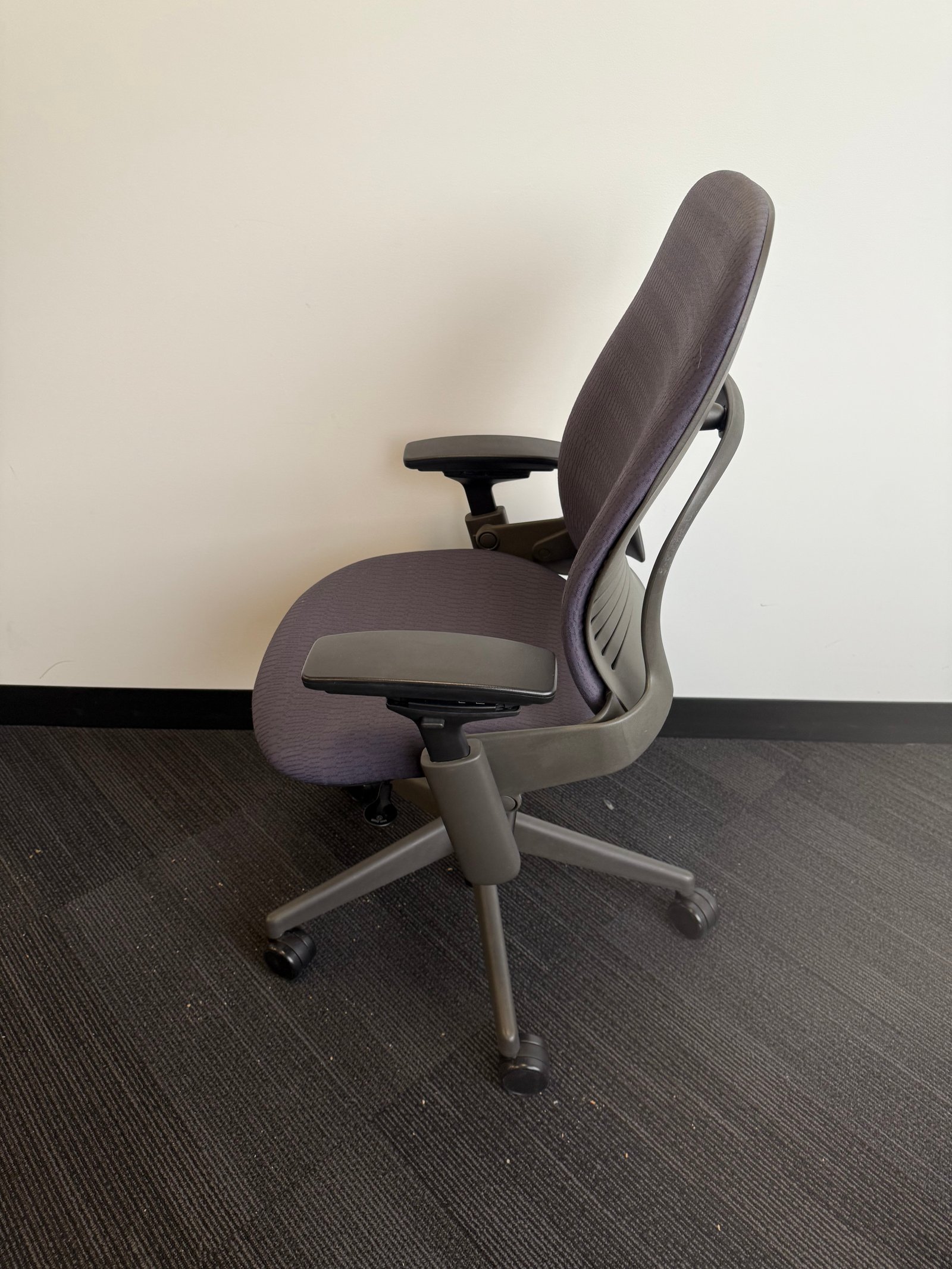 Steelcase Leap V2 Medium Grey Fully Loaded