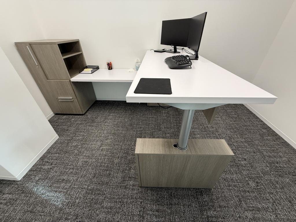 Knoll NeoCon Height Adjust Executive L Desk