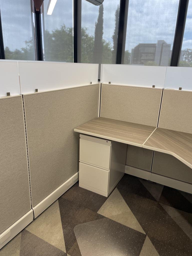 6.5x6.5x56in Grey/White A02 Cubicle w/ Glass