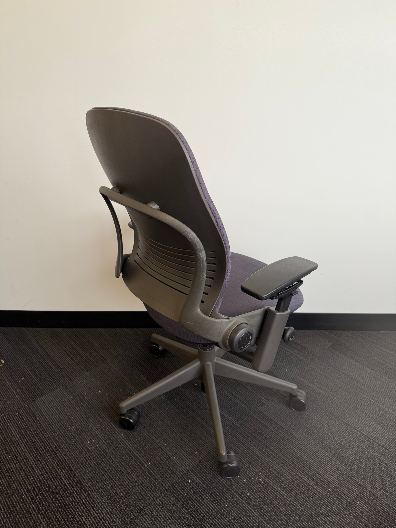 Steelcase Leap V2 Medium Grey Fully Loaded