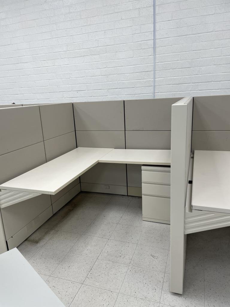 Ethospace 5'x5'x54 White & Grey