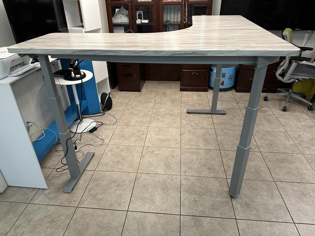 Wilson Art Custom L 6'x6 Height Adjustable