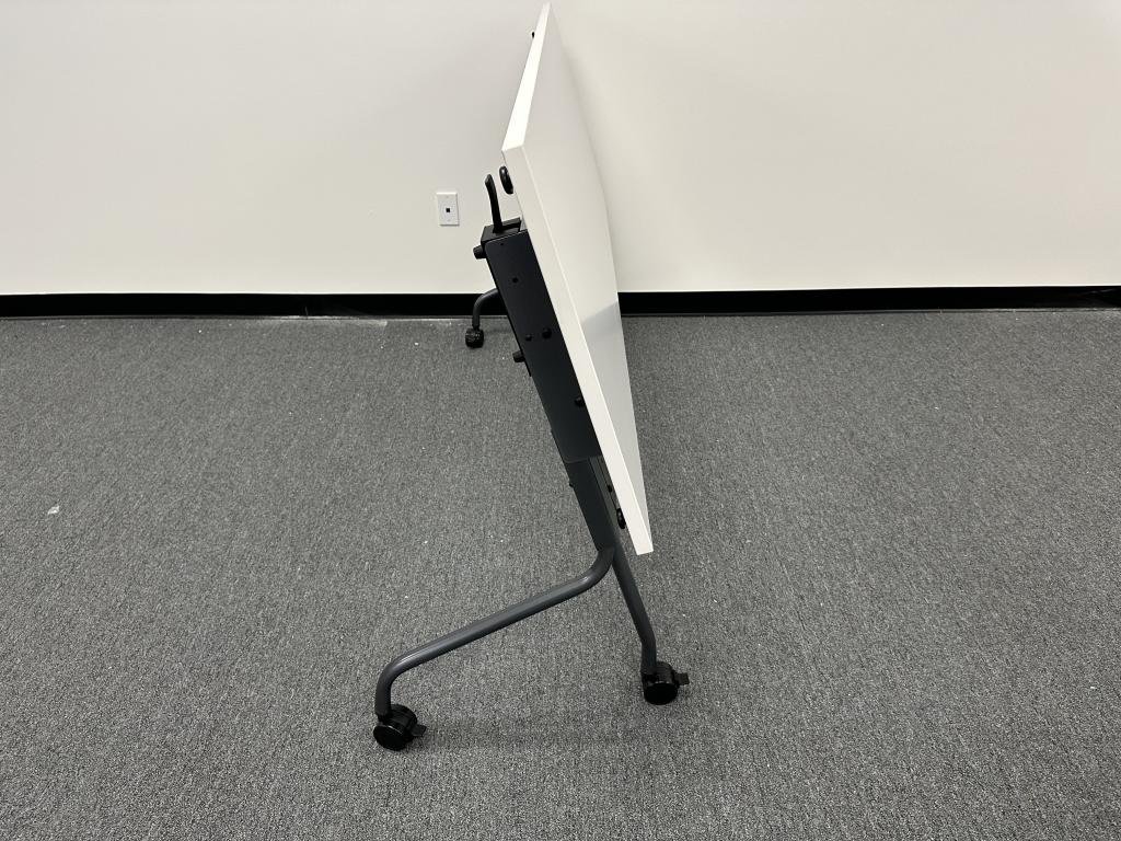 Nesting Training room 6x2 desk & 2 chairs