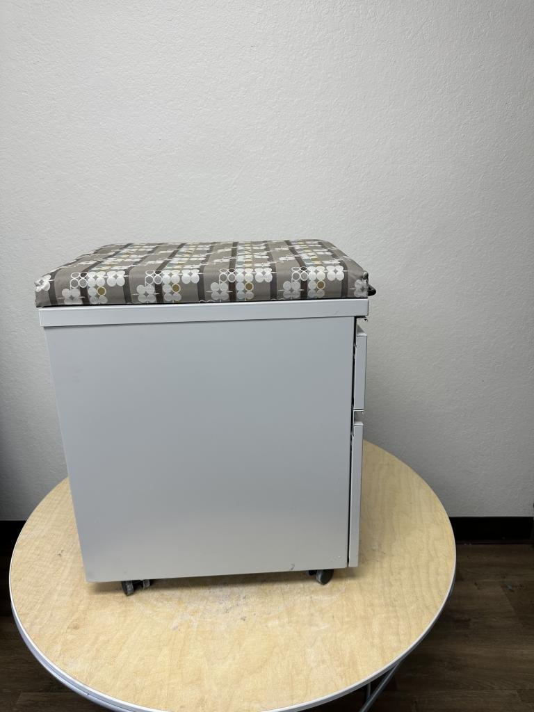 Herman Miller mobile patterned grey pedestal