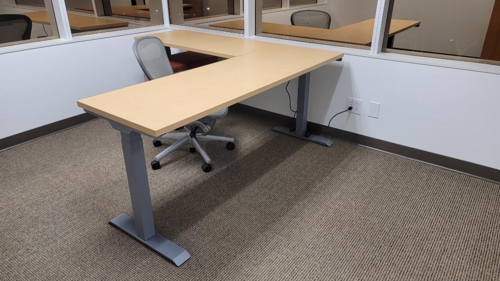Herman Miller 6x6 24inD L Shape Memory HAT