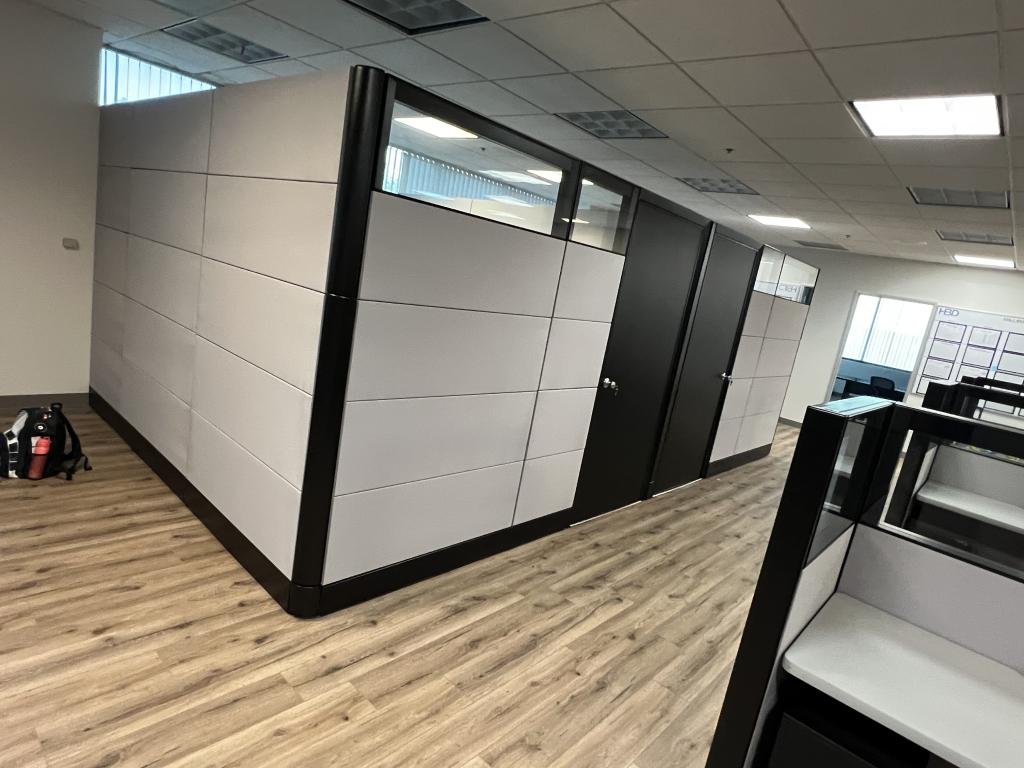 Ethospace 10x10 quarter glass 86in tall