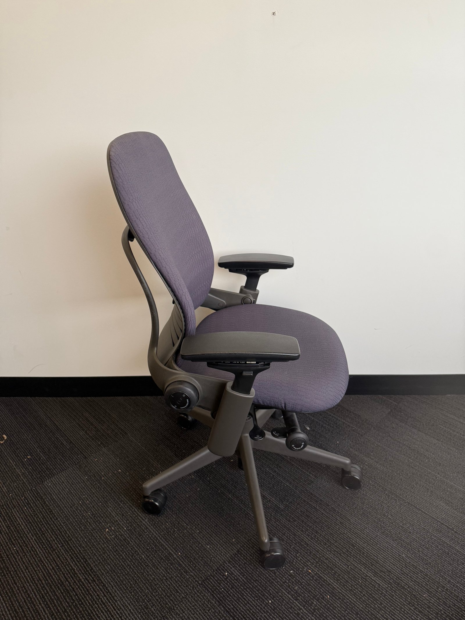 Steelcase Leap V2 Medium Grey Fully Loaded