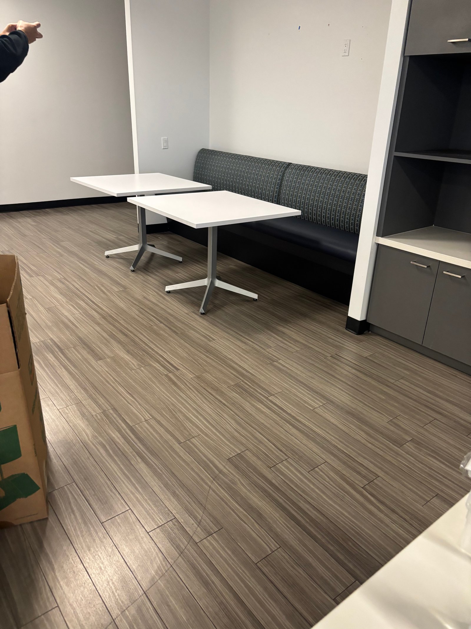 Steelcase 3x3 White Square Top and Silver Cross Base Table