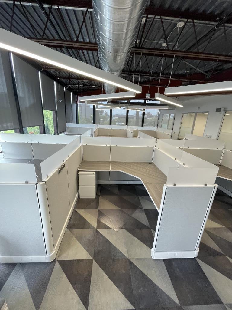 6.5x6.5x56in Grey/White A02 Cubicle w/ Glass