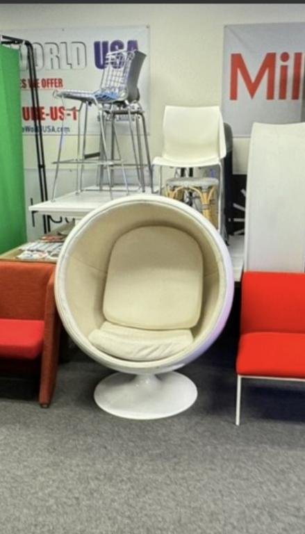 Men In Black Egg Shape Style Chair White