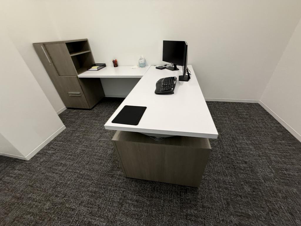 Knoll NeoCon Height Adjust Executive L Desk