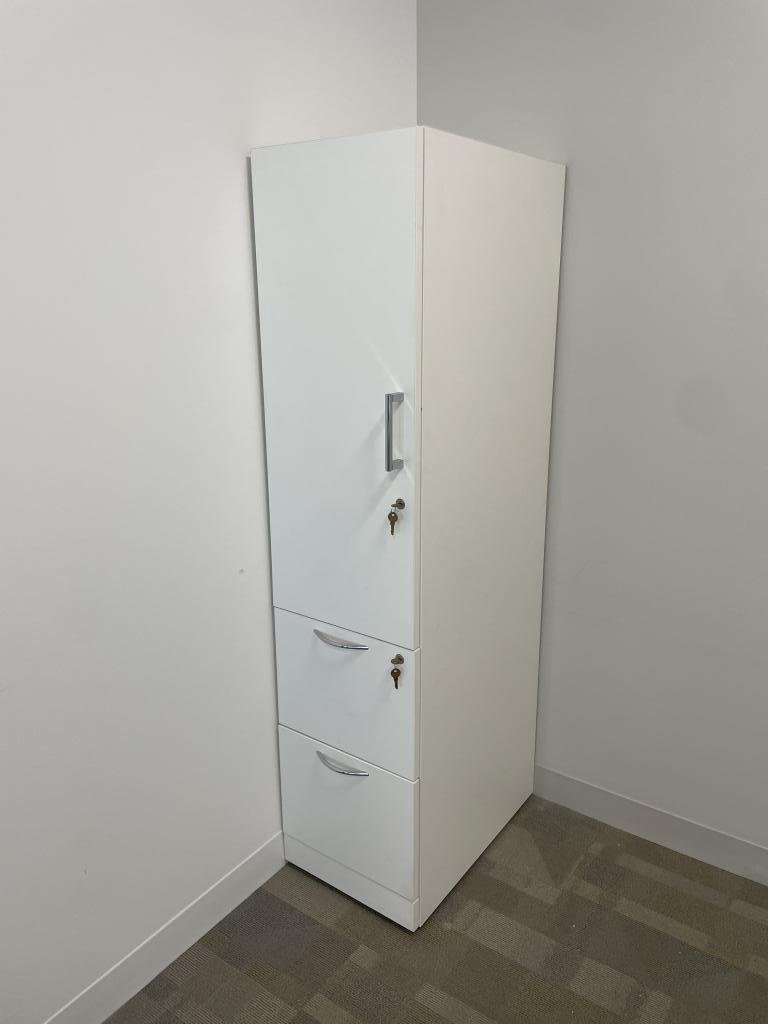 Steelcase Office 72x30 with HAT 46x29 return