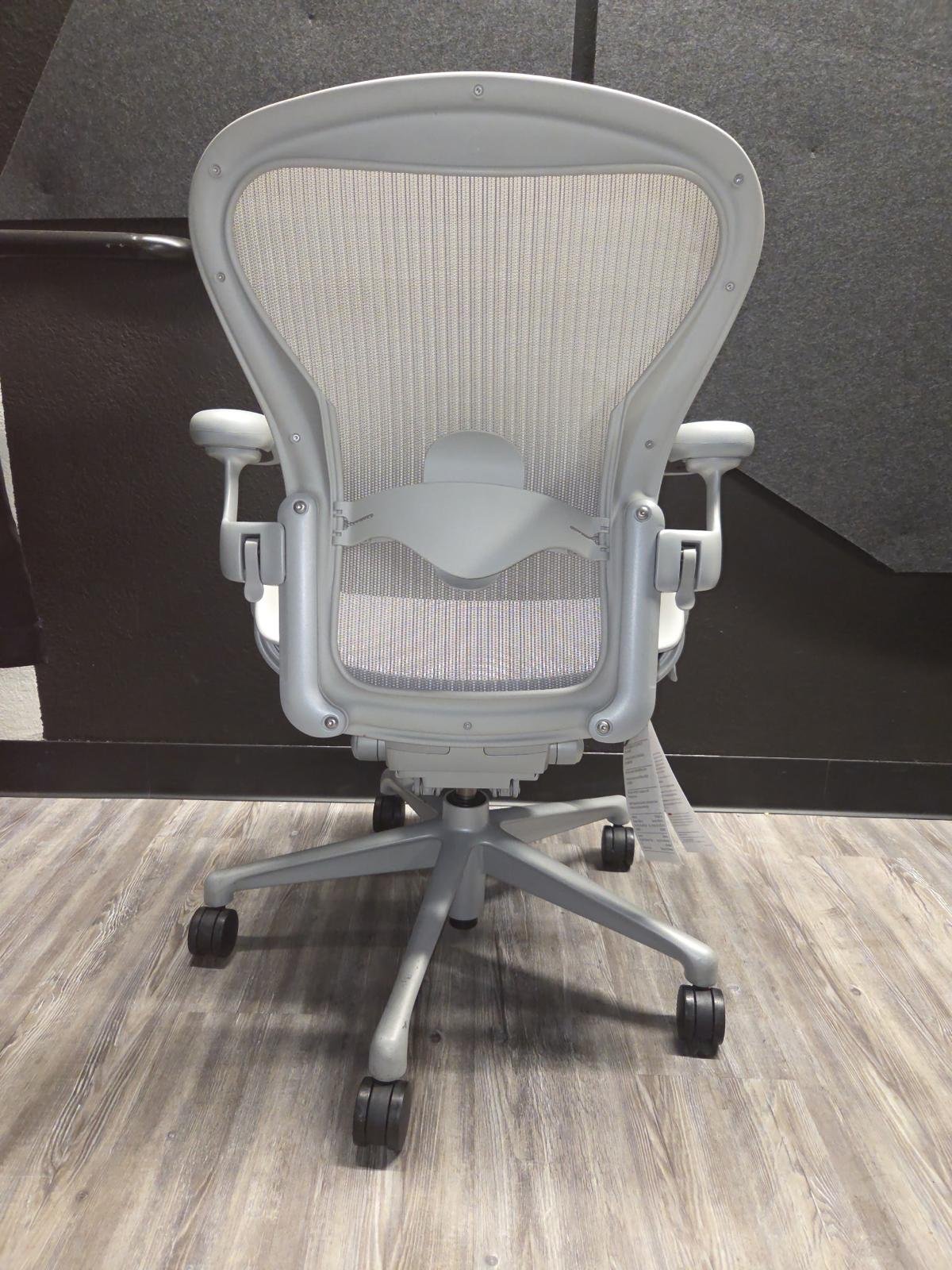 Herman Miller Aeron Remastered Size B White