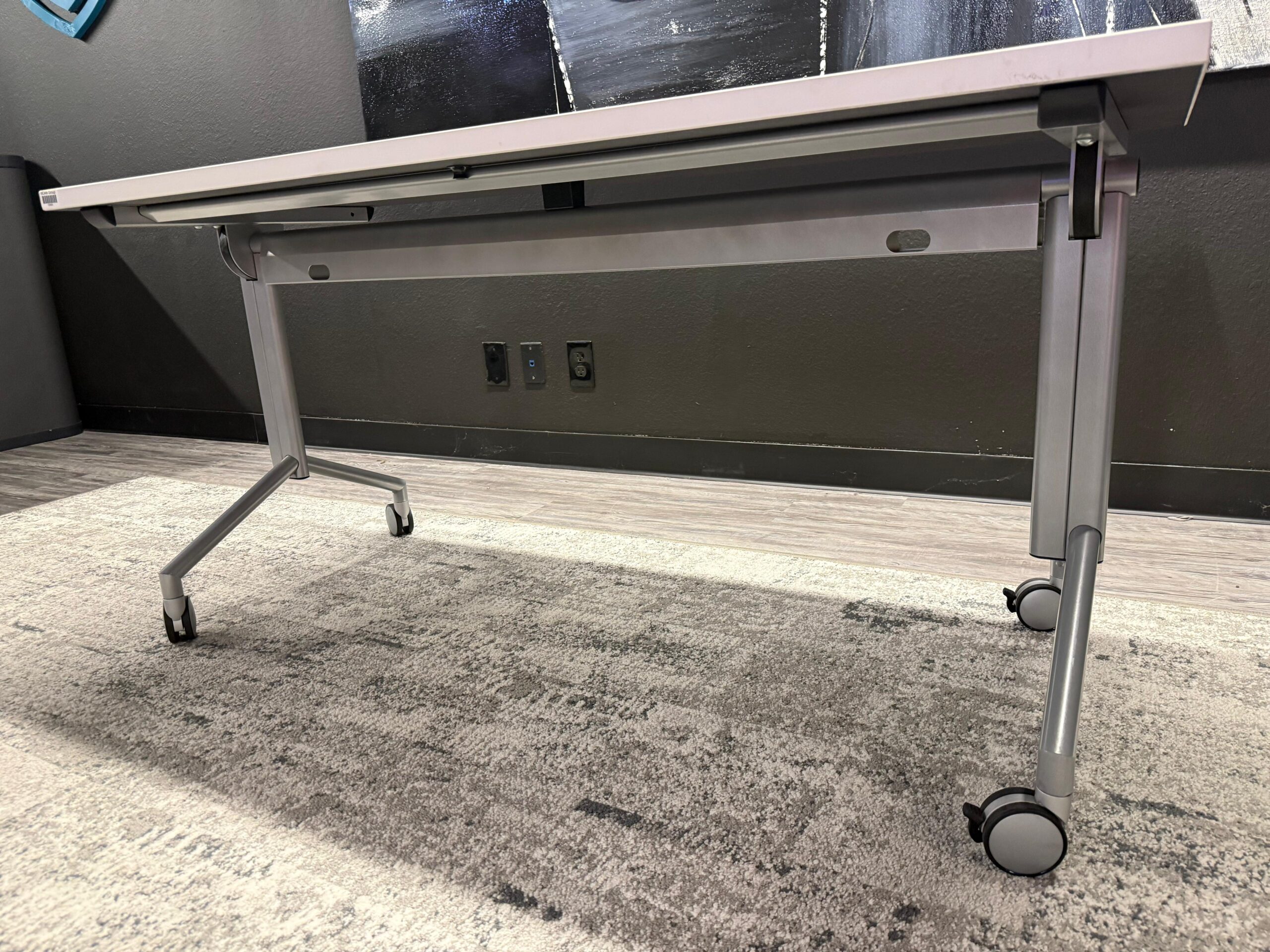 Kimball 5x2 nesting table with silver base