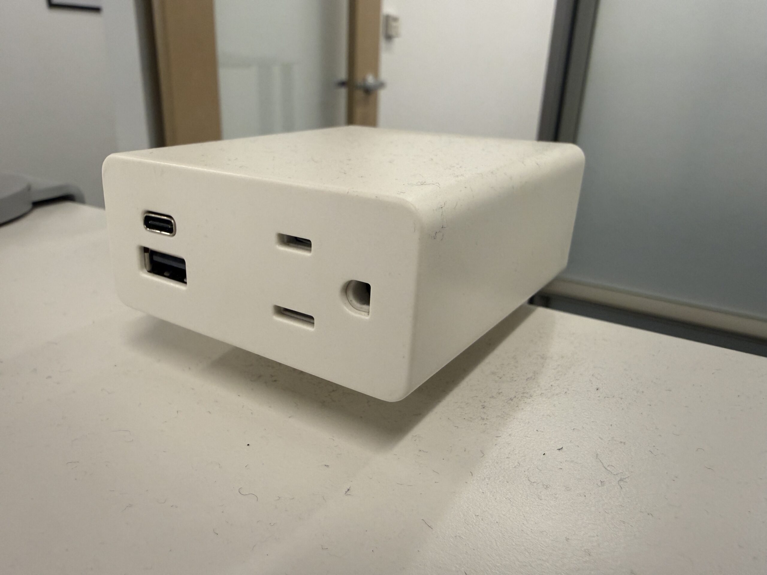 Uplift Up Mounted Power, USB and USB-C white Sleek & Modern